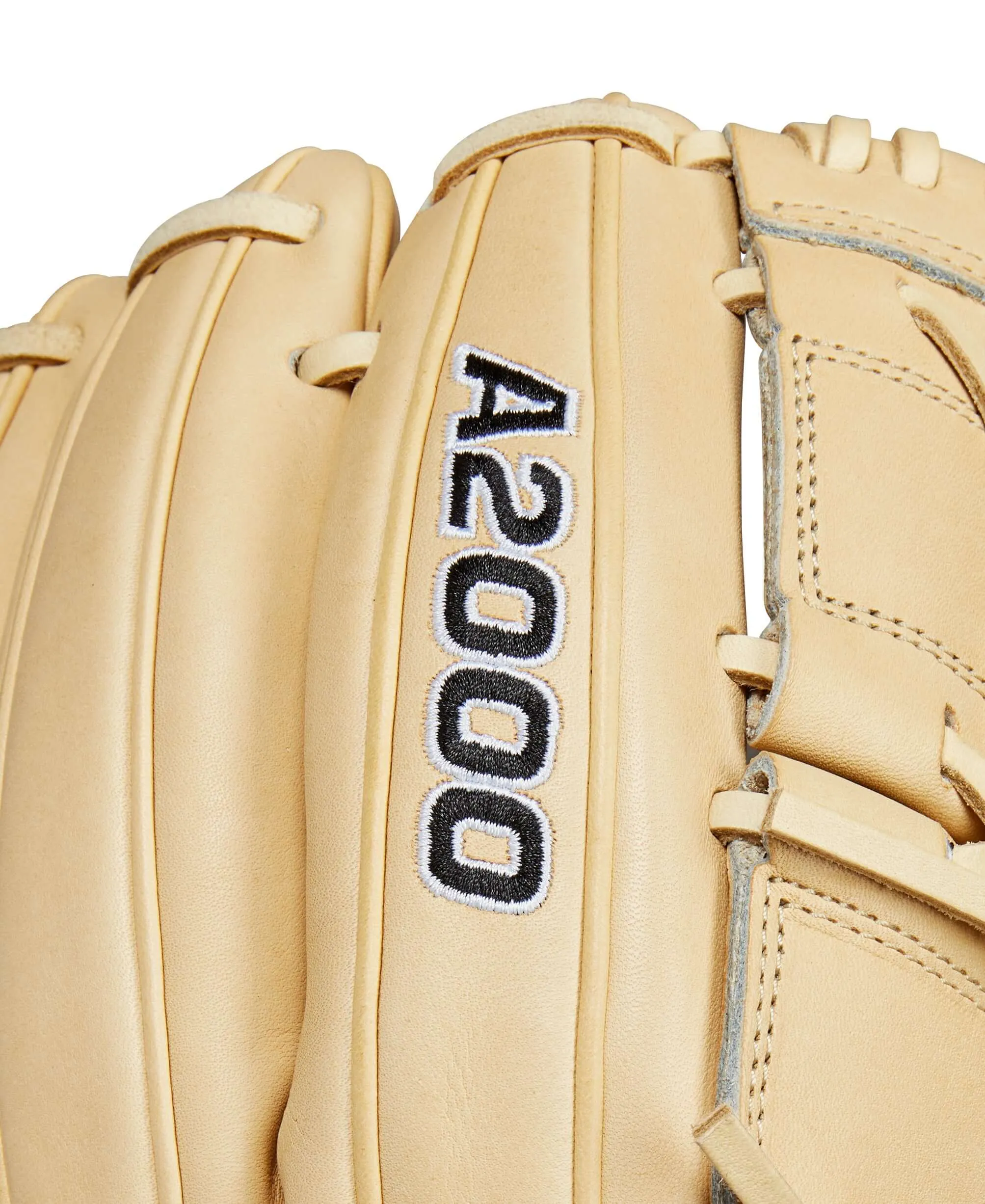 Wilson 2024 A2000 B2 Classic Series Pitcher's Baseball Glove Blonde 12"